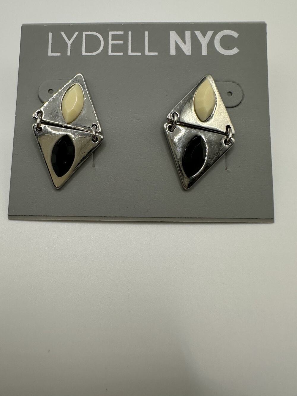 NWT LYDELL NYC Silver Tone Diamond Shape Triangle Dangle Earrings 1”L